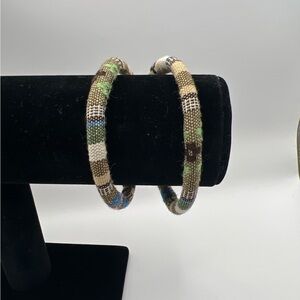Patterned wrap bracelet magnetic closure